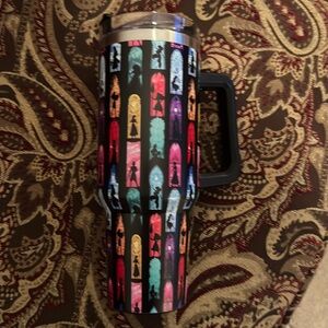 40 ounce Disney princess Tumbler it is brand new has never been used.